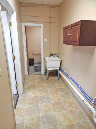 Suite C, Side Center